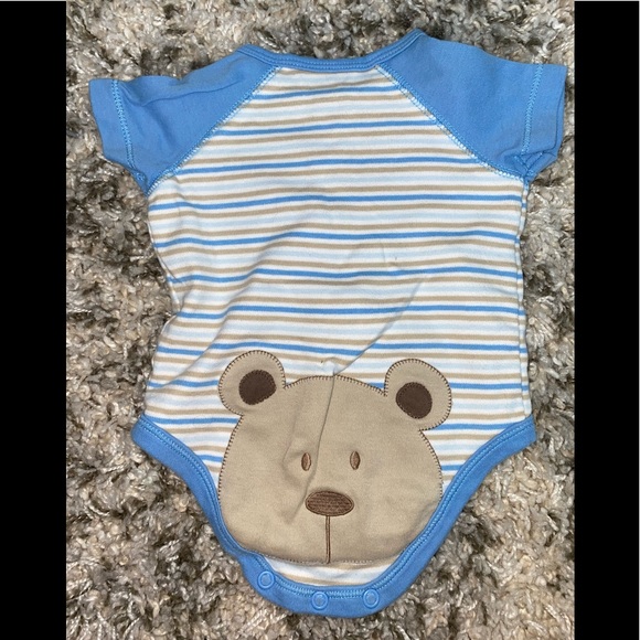 Carters newborn onesie - Picture 2 of 3